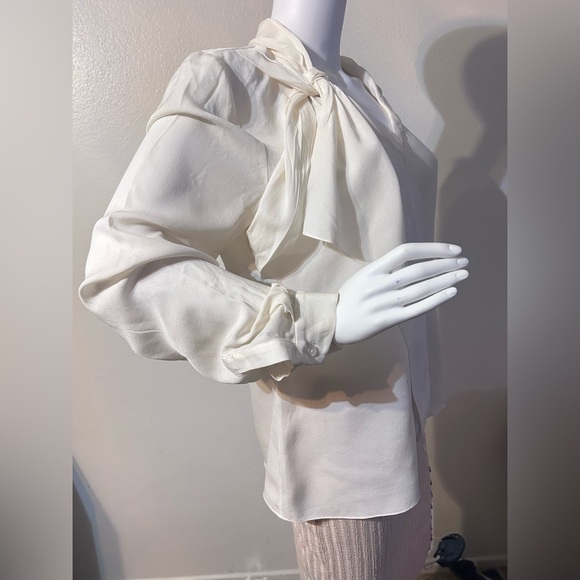 Size M 100% Silk Long Sleeve Creme Top - Picture 3 of 16